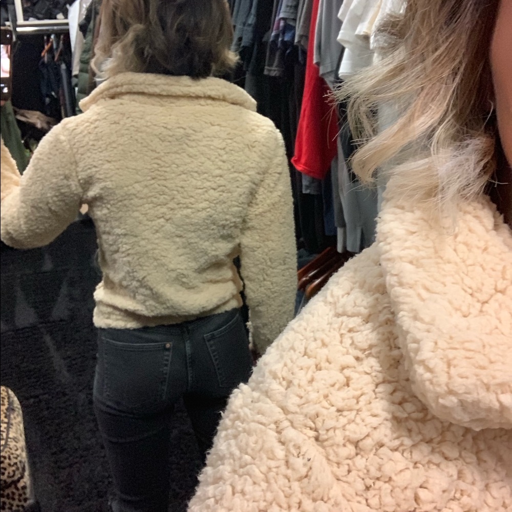 Super fuzzy teddy coat! Brand new size small - Picture 4 of 5